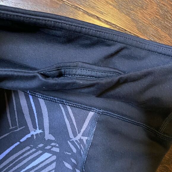 Patagonia Women's Size XS Centered Crops Rain Fern / Smolder Blue Leggings - Picture 5 of 12